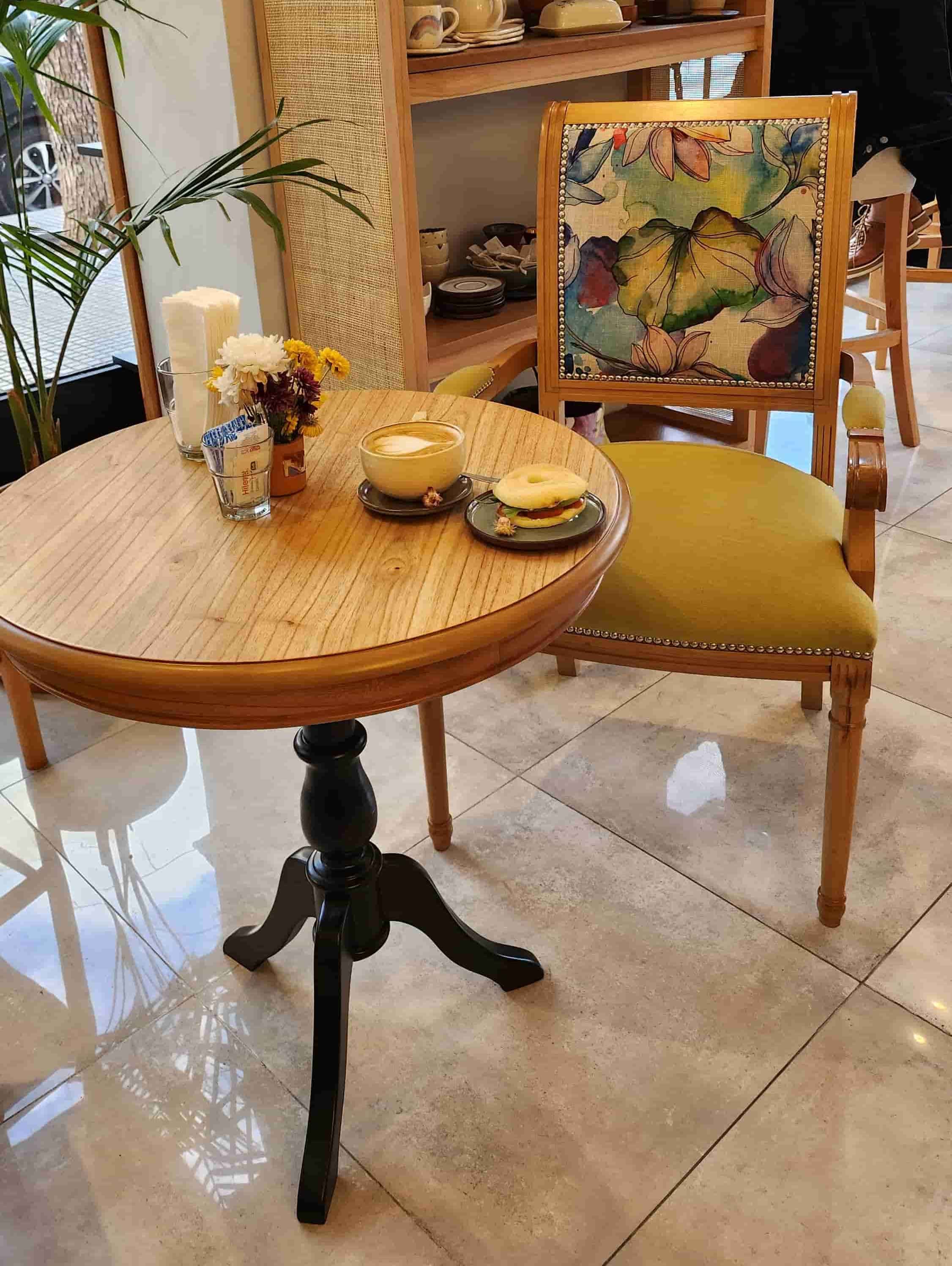 Mesa de arrime en exhibición