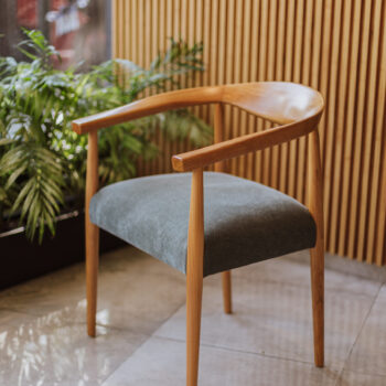 Silla Kaspi (madera lenga)