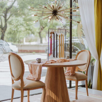 Mesa Maya (madera lenga base envarillado)